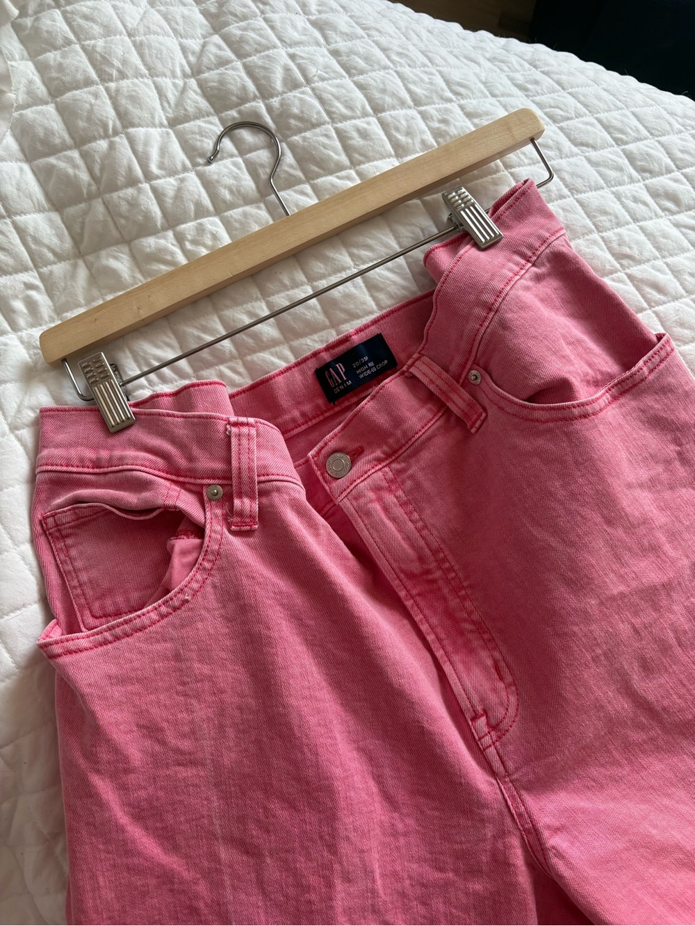 GAP Pink High-Rise Wide-Leg Crop Jeans - Picture 2 of 3
